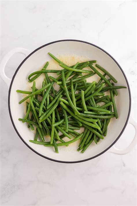 Garlic Butter Green Beans (Quick and Crisp Tender Every Time) - One ...