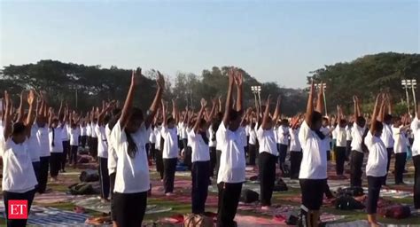 guinness book of world records: Watch: Over 5 lakh people perform yoga ...