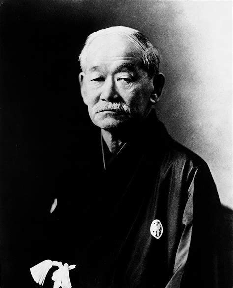https://upload.wikimedia.org/wikipedia/commons/thumb/3/3b/Jigoro-Kano-BW-4375px.jpg/1280px-Jigoro-Kano-BW-4375px.jpg