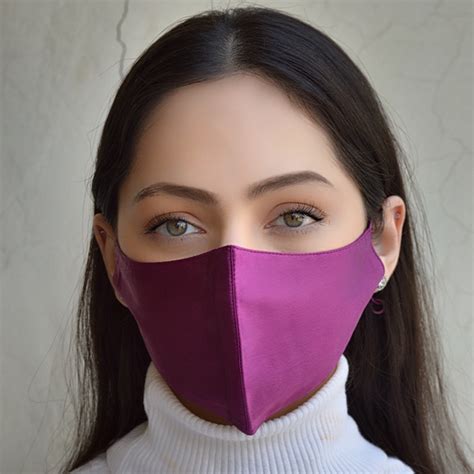 Satinelle Burgundy Mask – MEKA