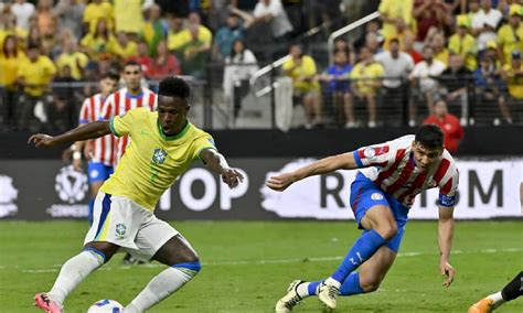 Junior scores twice to lead Brazil to 4-1 win over Paraguay in Copa ...