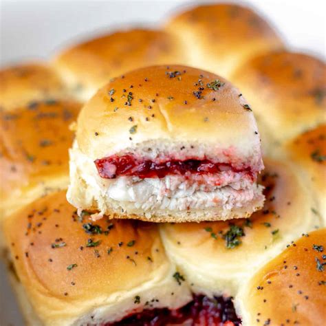 Chicken Parmesan Sliders (on King's Hawaiian Rolls) - Delicious Little ...