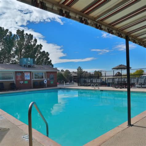 Las Lomas Apartments