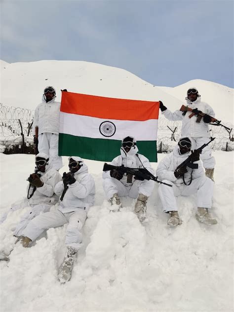 BSF soldiers celebrate Republic Day in bone chilling temperature at LoC ...