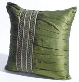Tips for Decorating with Cushions