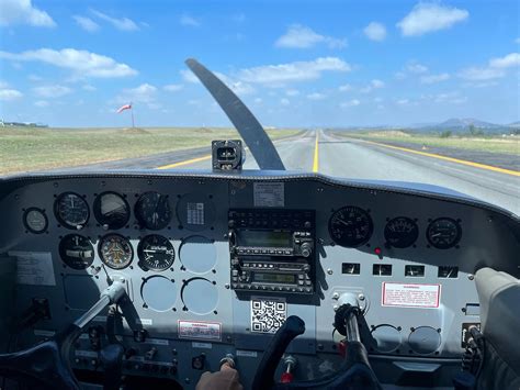 Cessna 172 Cockpit Instruments