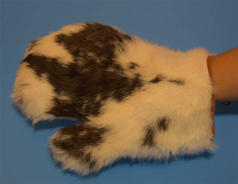 Massage Using Rabbit Fur 的图像结果