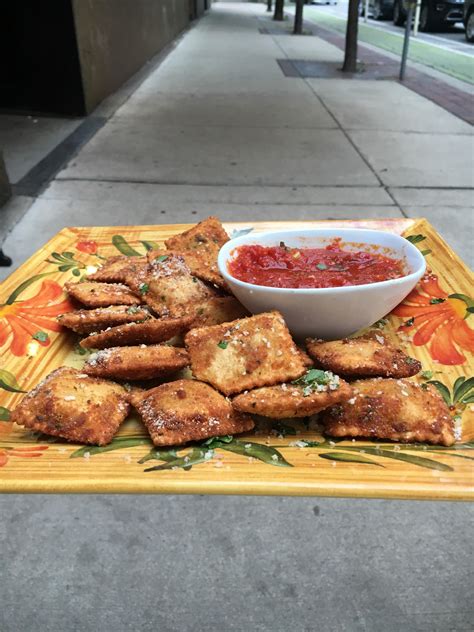 [I Ate] Fried Cheese Ravioli with Marinara Sauce : r/food