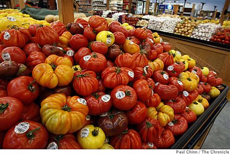 Berkeley Bowl West opens