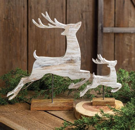 Pin by Susie on Barnwood Projects | Wooden reindeer, Wood reindeer ...