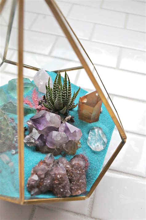 30+ Ways To Display Crystals