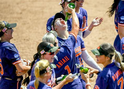 Clemson vs Texas softball score: Tigers win NCAA tournament game