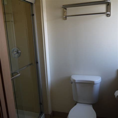 BAY BRIDGE INN (Oakland) - Hotel Reviews, Photos, Rate Comparison ...