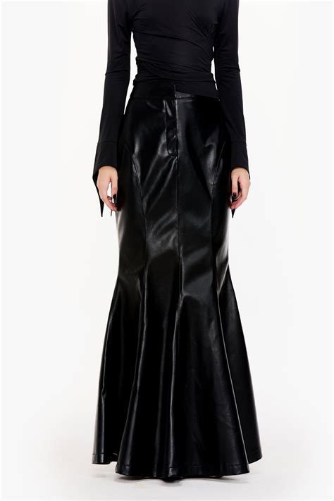 Caviar Black Fluted Faux Leather Maxi Skirt – Qua