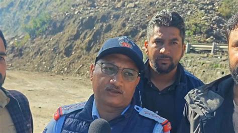 J&K: Major landslide hits Jammu-Srinagar highway; DTI urges caution