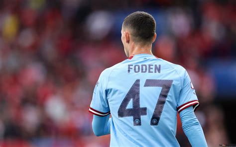Phil Foden in the number 47 Manchester City jersey 2K wallpaper download