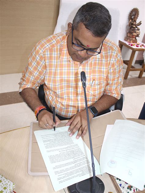 MoU signed between MANIT, Bhopal and CIPET | Event Gallery | CIPET ...