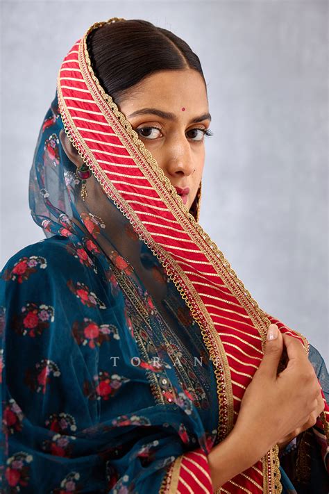 Shabnami Makhmal Paakizah Odhni – Torani India