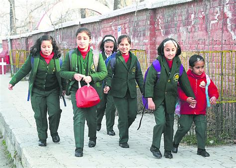 Kashmir: Schools Adjust Timings Due To Unpredictable Weather Conditions
