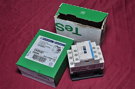 Telemecanique cad50f7 control relay 110v 50/60hz 6kv – Aeliya Marine Tech