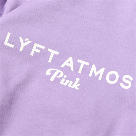 atmos pink LYFT × atmos pink ショート丈ロゴフーディ PURPLE（アトモスピンク リフト × アトモスピンク シ ...