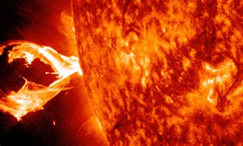 Sun Shooting A Strong Solar Flare That Looks Like Claws In Nightmarish ...
