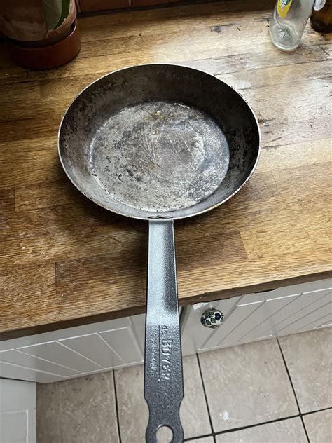 Wtf have my housemates done to my de buyer pan? : r/carbonsteel
