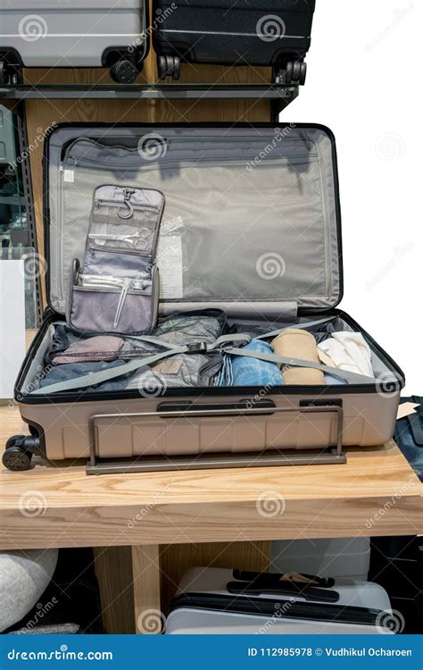 Suitcase Packing 的图像结果