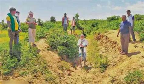 बिहार के दूसरे 'दशरथ मांझी' ने पूरे गांव की गरीबी दूर करने के लिए अकेले ...