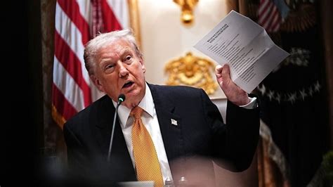Trump admn gives Supreme Court 9:30 pm ultimatum to block full food aid ...