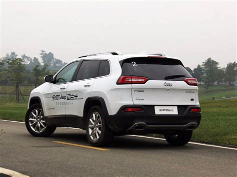 Jeep自由光安装车视野360度全景行车记录仪案例 - 案例展示 - 深圳市豪天骏电子科技有限公司