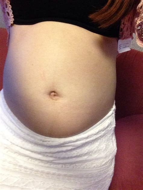 怀孕快3个月，肚子很大，感觉像5个月，8周做过b超，显示一个孕囊，自己怀疑是双胞胎，专家看看呢 - 百度宝宝知道