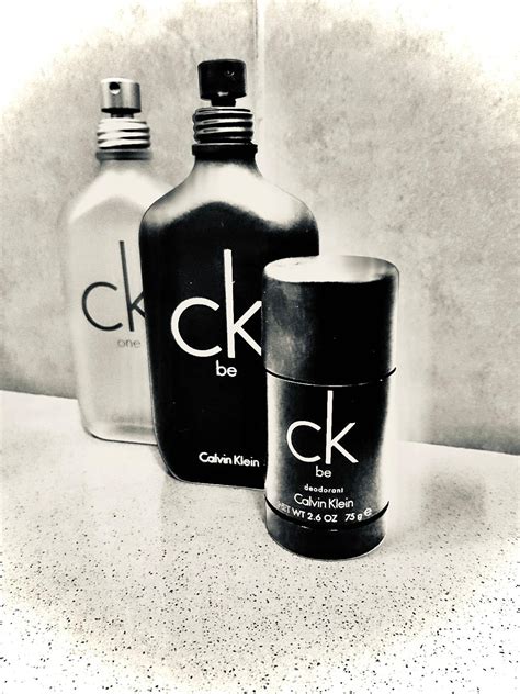 CK One Calvin Klein 香水 - 一款 1994年 中性 香水