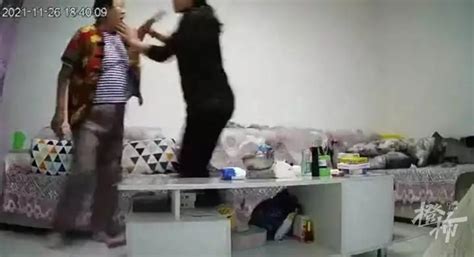 “公职人员殴打年迈母亲”被拘，中纪委发声！