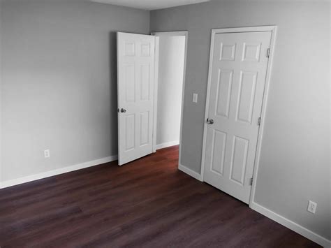 Choosing the Right Flooring: Vinyl, Hardwood, or Laminate - Cline Home ...