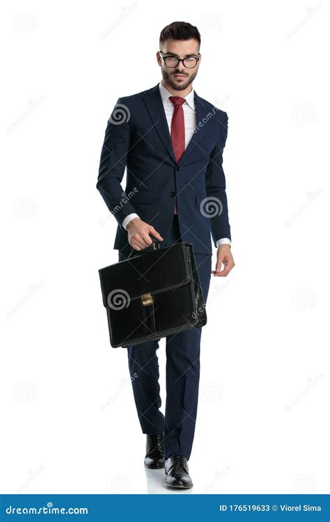 Businessman with Briefcase 的图像结果