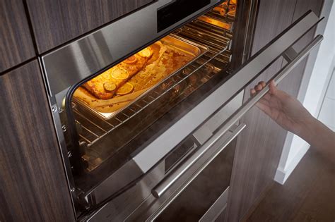 Wolf Built-In Ovens and Convection Steam Ovens - Sub-Zero Wolf