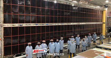 ISS Solar Array 的图像结果