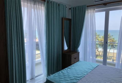 Sleeps 6, Family friendly , 1 Minute walk to Beach, Bars & Supermarkets ...