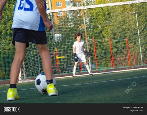 Football Kids 的图像结果