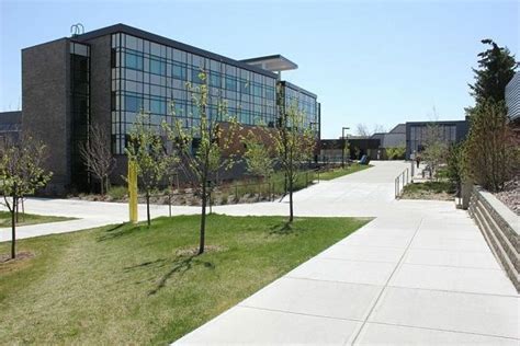 University of Lethbridge: Must-know info on Rankings & Fees