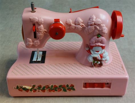 Pink Sewing Machine 的图像结果