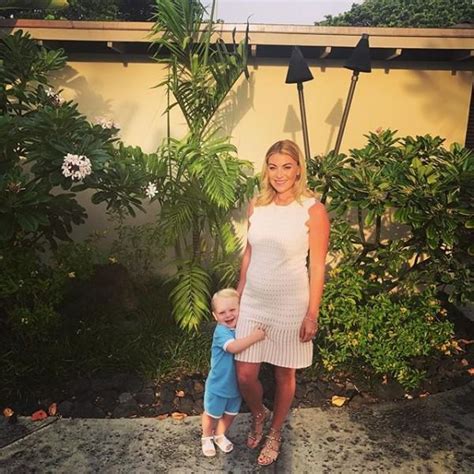 Billi Mucklow flaunts her baby bump - Photos,Images,Gallery - 68928