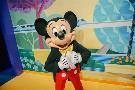 Disney's Hollywood Studios New Year's Eve Entertainment Schedule 2025-2026