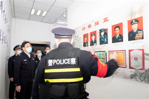 副省长、公安厅长黄海昆到福州看望慰问基层一线民警 - 新闻聚焦 - 福建交警网