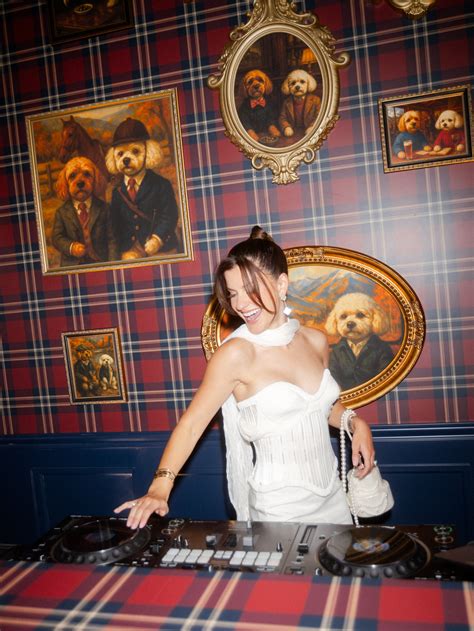 The Jonas Brothers Played “When You Look Me in the Eyes” For LeLe ...