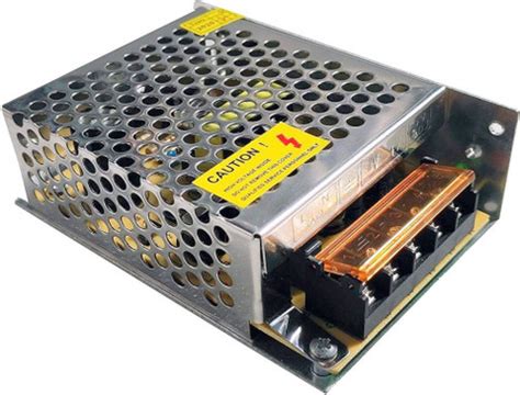 SECUREYE 5AMP 12V 4 CHANNEL CCTV SMPS (POWER SUPPLY) 12 Watts Computer ...