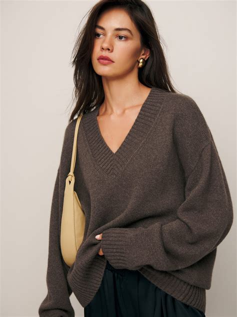 Jadey Cashmere Oversized V-neck Sweater | Vneck sweater, Sweaters for ...