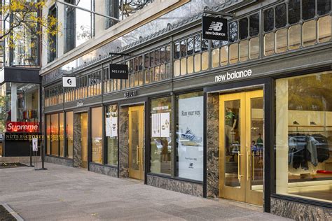 Storefront Building 的图像结果