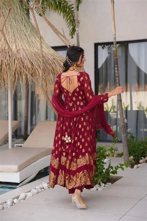 Women Maroon Pure Viscose Georgette Anarkali Kurta Set with Chiffon Du ...